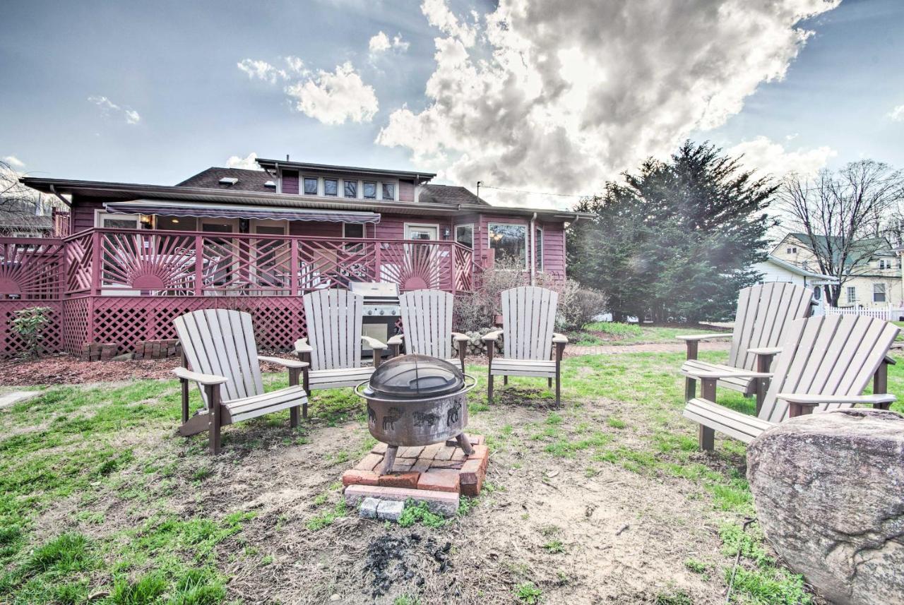 Damascus Home With Fire Pit And Views, Walk To Shops! المظهر الخارجي الصورة